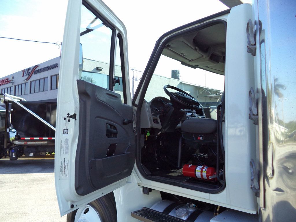 2019 International 4300 w/ 26ft Refrigerated Box Truck Carrier Supra 860 Reefer - 23005798 - 29