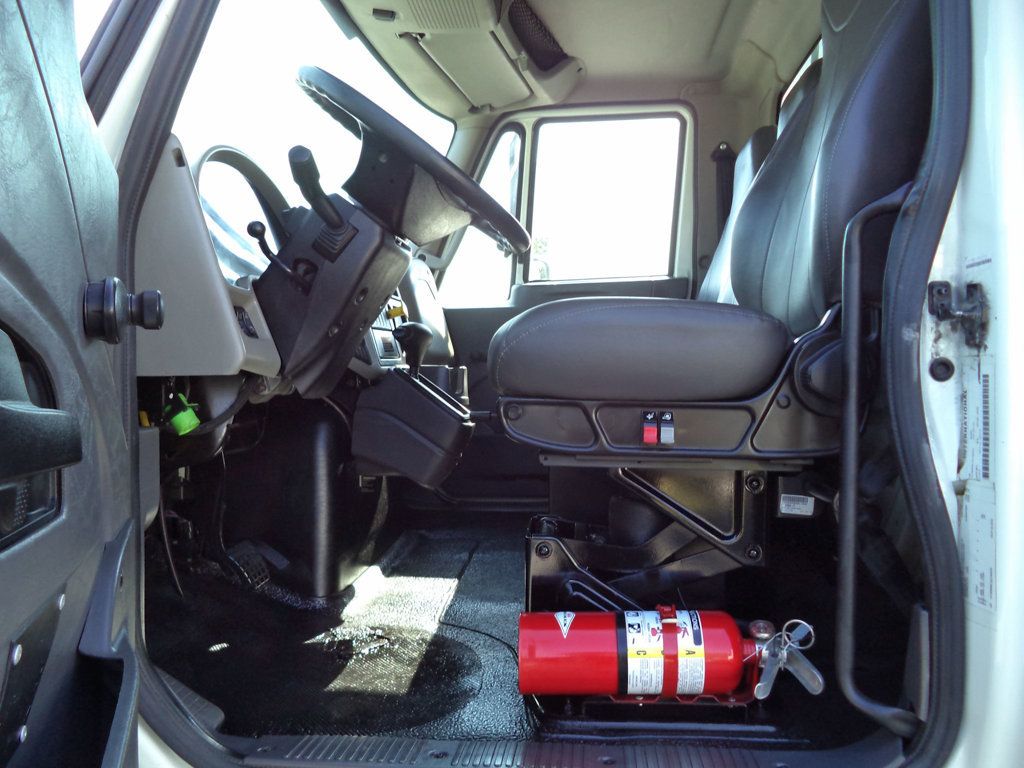 2019 International 4300 w/ 26ft Refrigerated Box Truck Carrier Supra 860 Reefer - 23005798 - 30