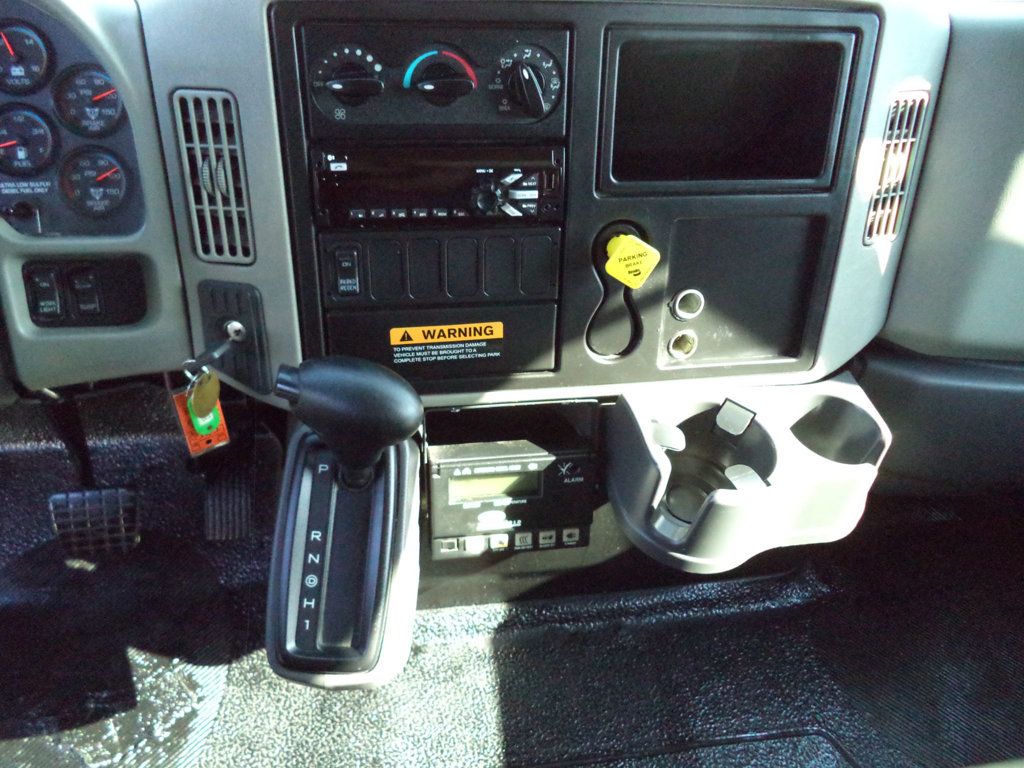 2019 International 4300 w/ 26ft Refrigerated Box Truck Carrier Supra 860 Reefer - 23005798 - 33