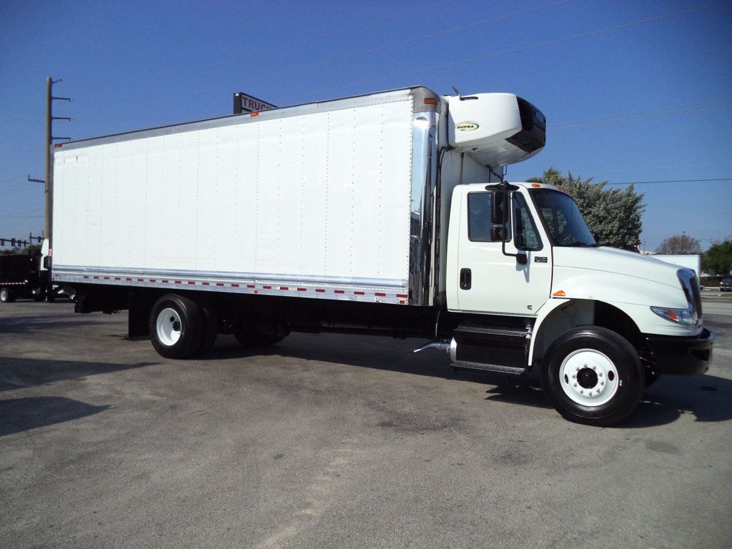 2019 International 4300 w/ 26ft Refrigerated Box Truck Carrier Supra 860 Reefer - 23005798 - 4