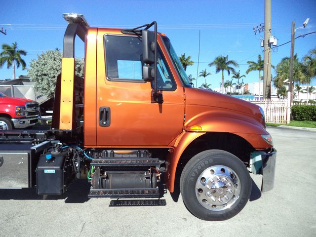2019 International 4300 w/ Brand New 21' JerrDan 6 Ton XLP Car Carrier Rollback - 22919067 - 20