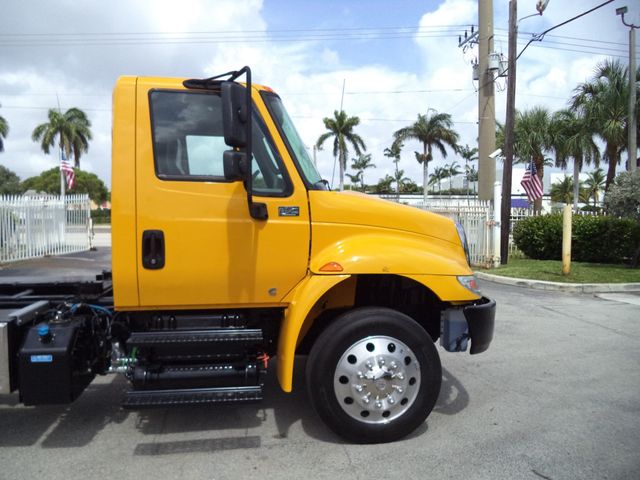 2019 International 4300 w/ Brand New 22' JerrDan 6 Ton XLP Car Carrier Rollback - 22870151 - 14