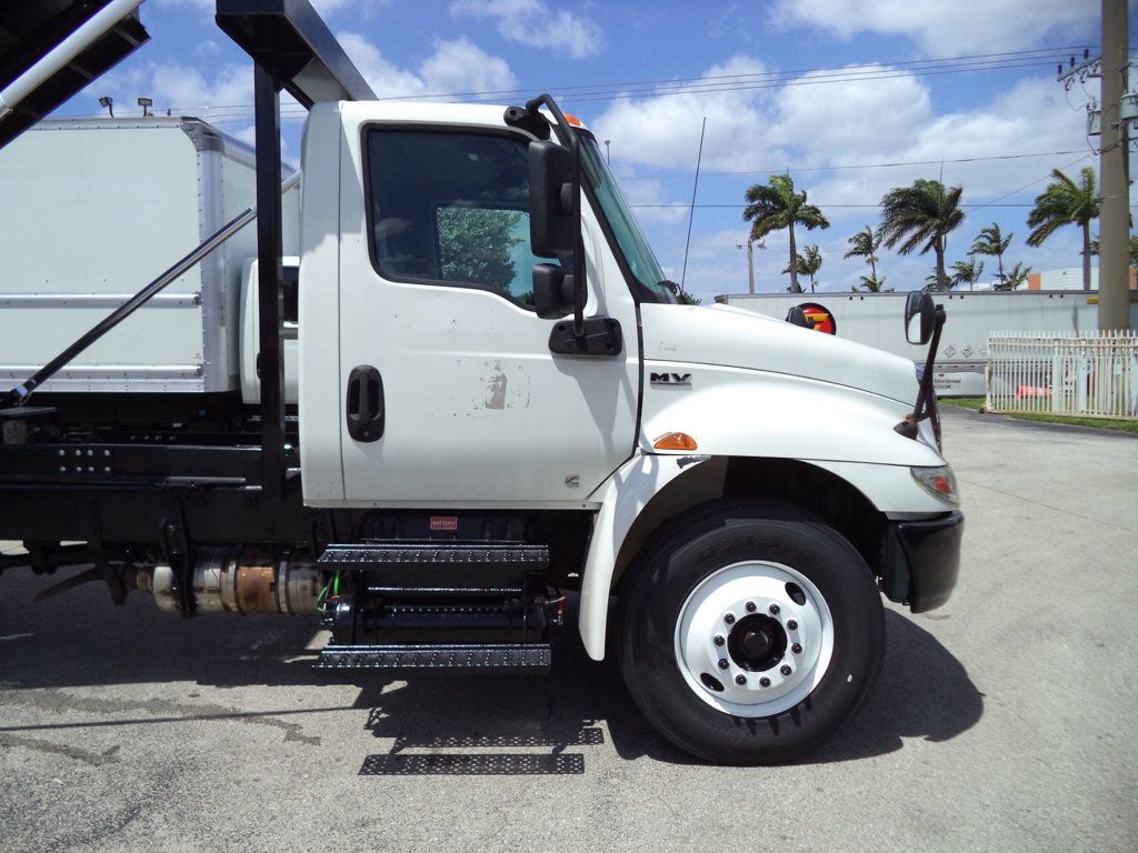 2019 International 4300 w/ NEW 14ft Switch-N-Go  Dumpster Bin Rolloff Truck - 23016319 - 20