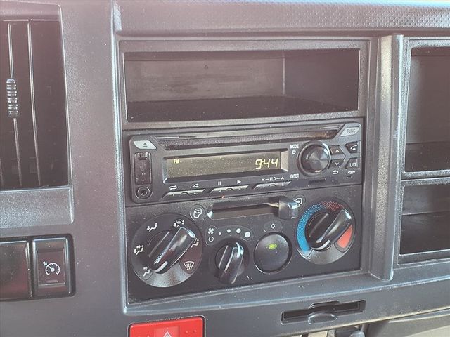 2019 Isuzu NPR 20' Box Truck w/Liftgate - 22950932 - 10