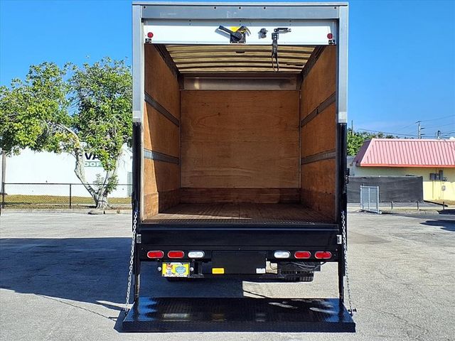 2019 Isuzu NPR 20' Box Truck w/Liftgate - 22950932 - 16