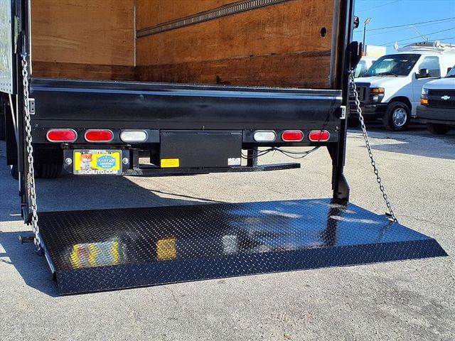 2019 Isuzu NPR 20' Box Truck w/Liftgate - 22950932 - 17