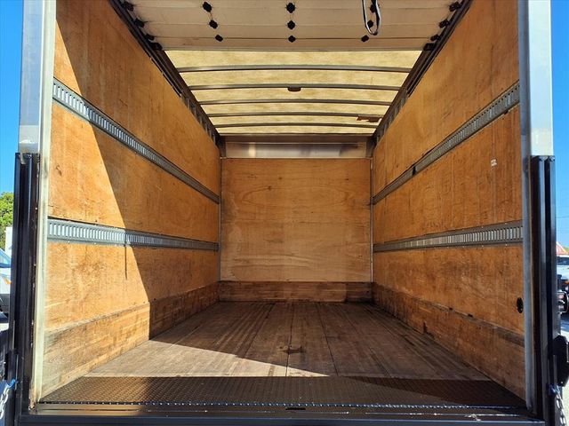 2019 Isuzu NPR 20' Box Truck w/Liftgate - 22950932 - 18