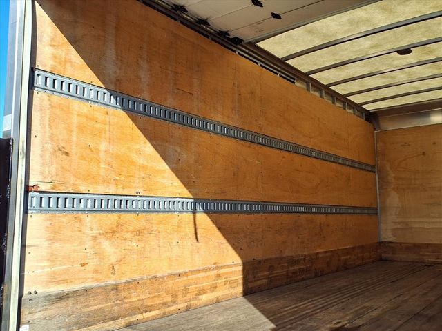 2019 Isuzu NPR 20' Box Truck w/Liftgate - 22950932 - 21