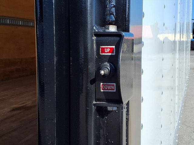 2019 Isuzu NPR 20' Box Truck w/Liftgate - 22950932 - 22