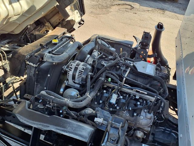 2019 Isuzu NPR 20' Box Truck w/Liftgate - 22950932 - 23