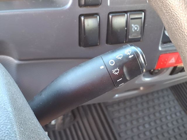 2019 Isuzu NPR 20' Box Truck w/Liftgate - 22950932 - 27