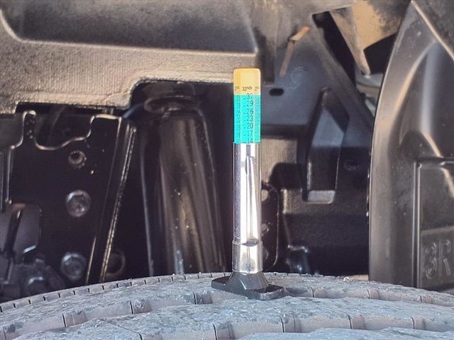 2019 Isuzu NPR 20' Box Truck w/Liftgate - 22950932 - 32