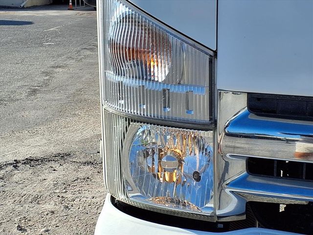 2019 Isuzu NPR 24' Box Truck - 22938181 - 1