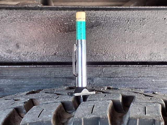 2019 Isuzu NPR 24' Box Truck - 22938181 - 38