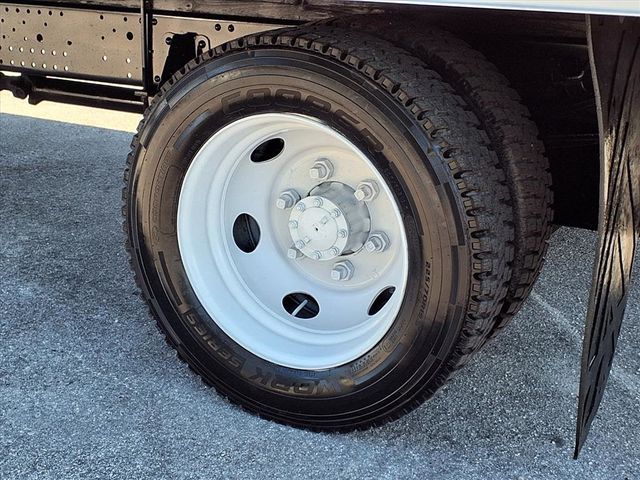 2019 Isuzu NPR 24' Box Truck - 22938181 - 39