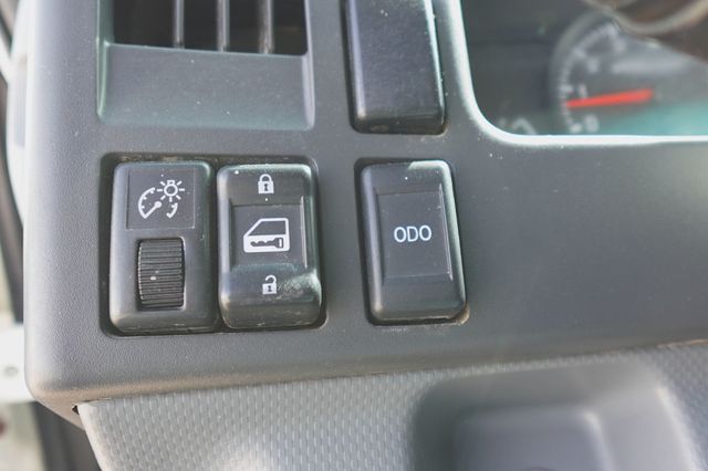 2019 Isuzu NPR HD (16ft Stakebed w/Liftgate) - 22481877 - 32