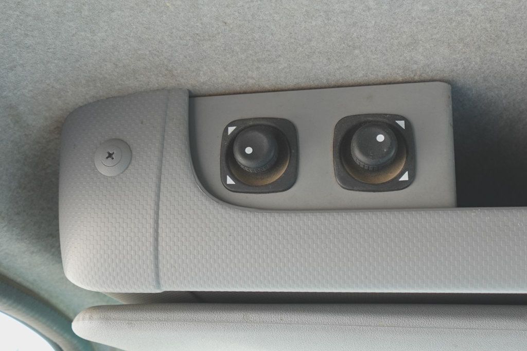 2019 Isuzu NPR HD (16ft Stakebed w/Liftgate) - 22481877 - 33