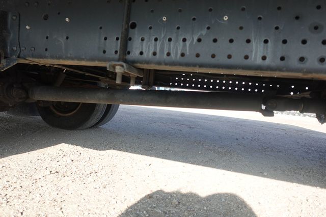 2019 Isuzu NPR HD (20ft Box w/ Lift Gate) - 22963602 - 13