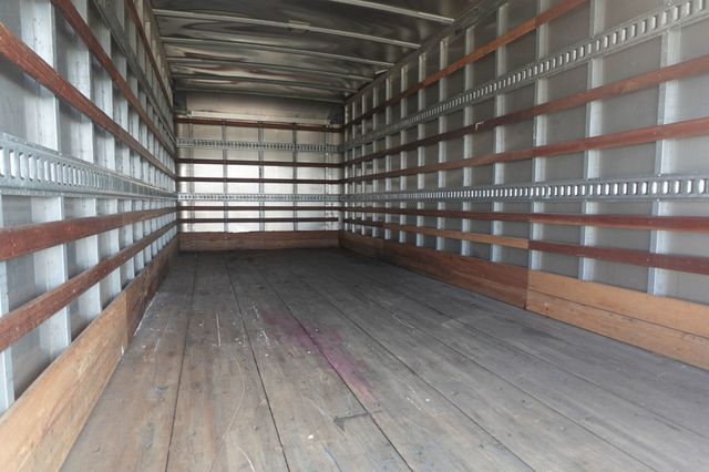 2019 Isuzu NPR HD (20ft Box w/ Lift Gate) - 22963602 - 20