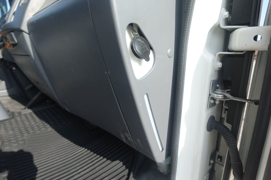 2019 Isuzu NPR HD (20ft Box w/ Lift Gate) - 22963602 - 50