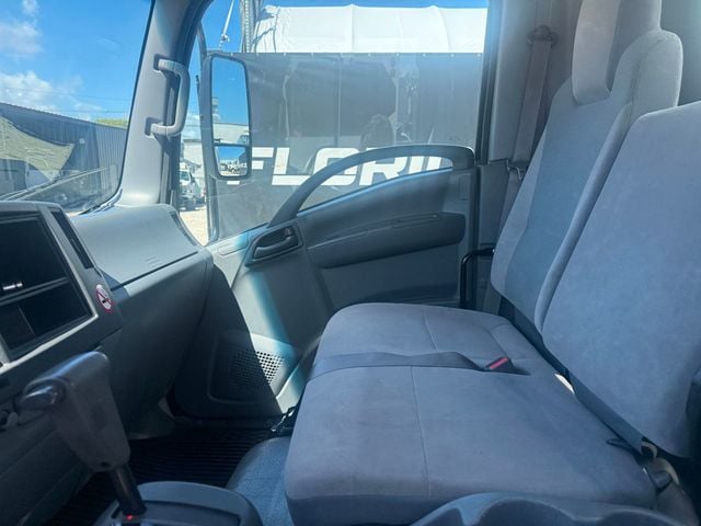 2019 Isuzu NPR HD 20' Box Truck  - 22995867 - 6