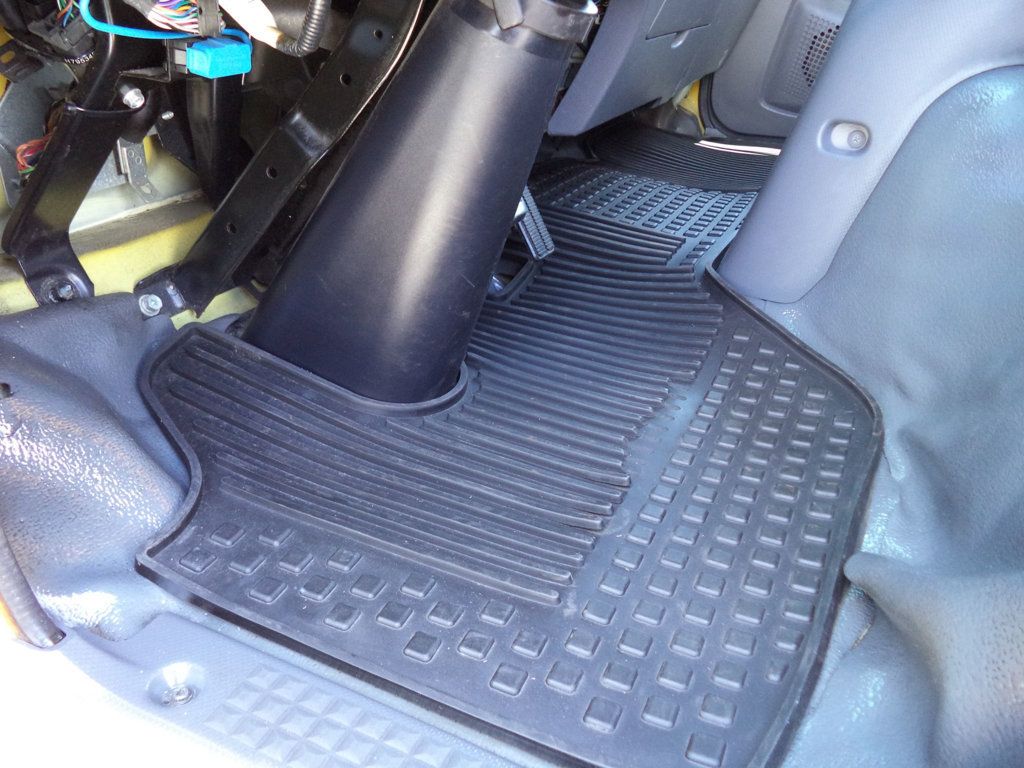 2019 Isuzu NPR HD Gas With 16ft Box Truck Dry Cargo Truck & Aluminum Liftgate - 23015890 - 37