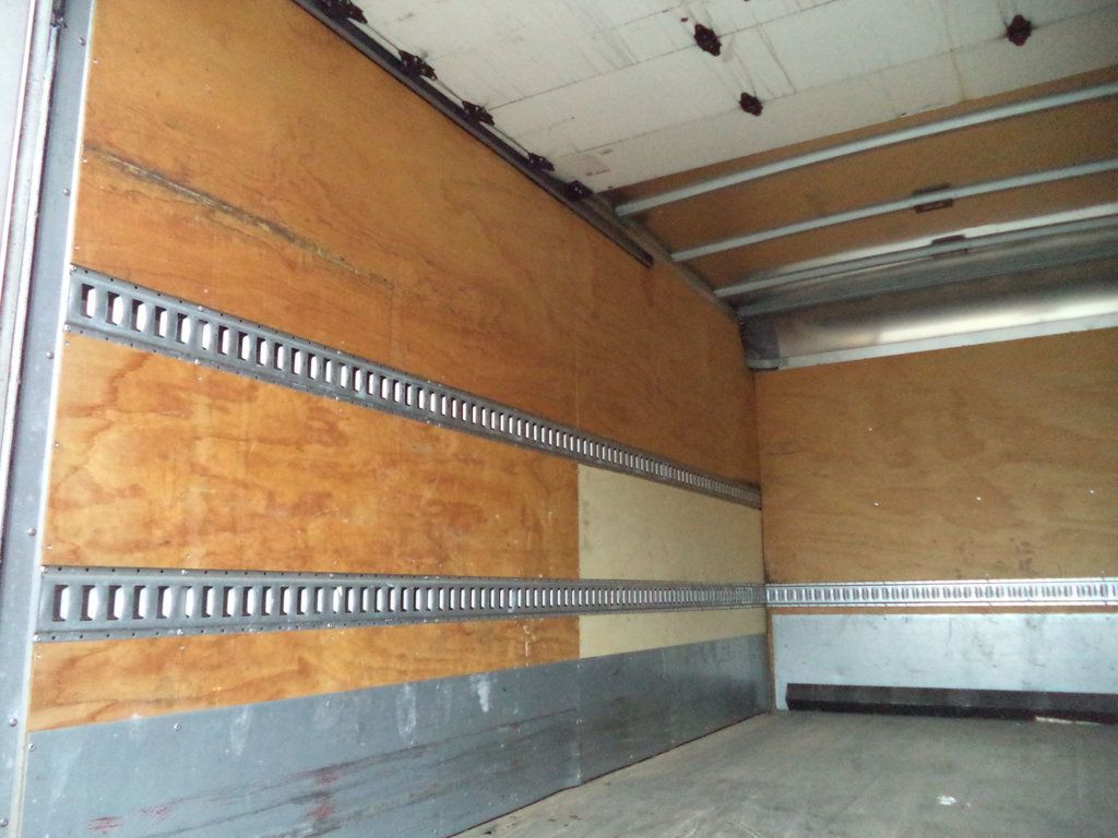 2019 Isuzu NQR 14ft Box Truck Dry Cargo Truck w/ Ramp - 22975854 - 19