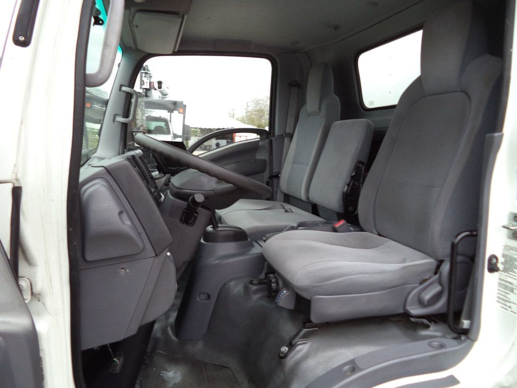 2019 Isuzu NQR 14ft Box Truck Dry Cargo Truck w/ Ramp - 22975854 - 24