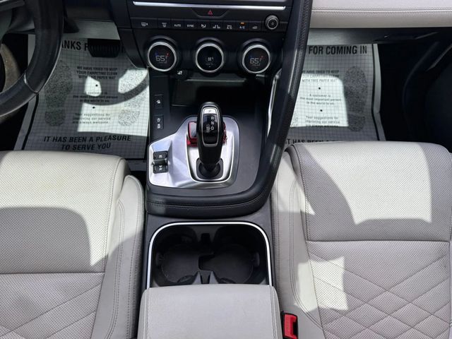 2019 Jaguar E-PACE P250 AWD SE - 22887510 - 25