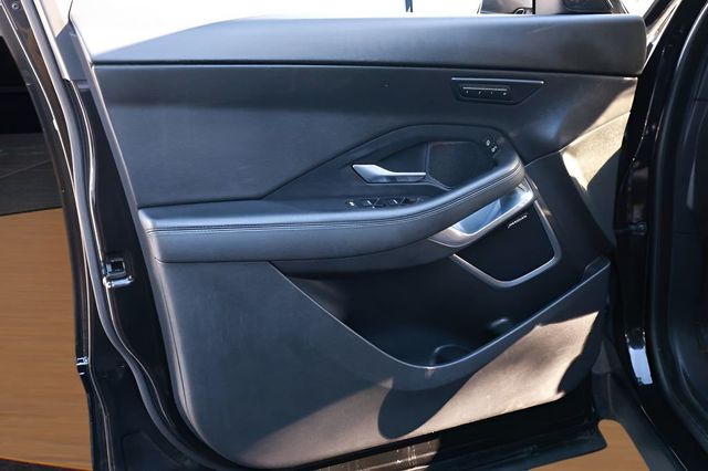 2019 Jaguar E-PACE P250 AWD SE - 23018560 - 27