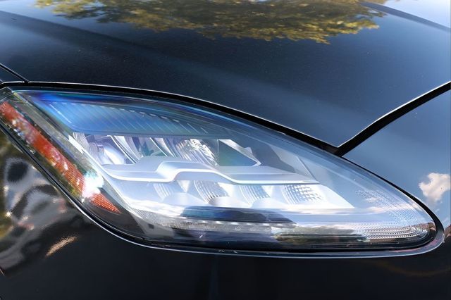 2019 Jaguar E-PACE P250 AWD SE - 23018560 - 30