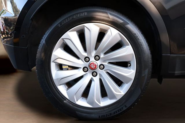 2019 Jaguar E-PACE P250 AWD SE - 23018560 - 32