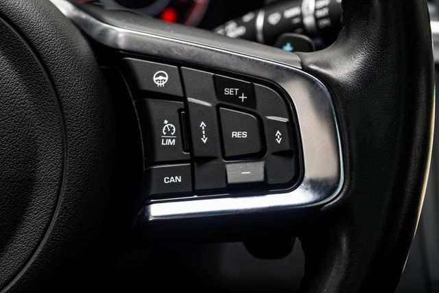 2019 Jaguar E-PACE P300 AWD R-Dynamic S - 23007029 - 27
