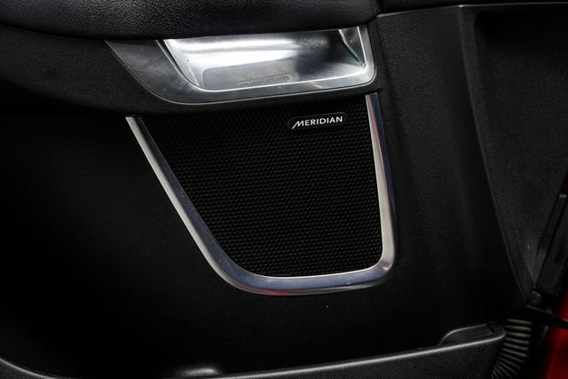 2019 Jaguar E-PACE P300 AWD R-Dynamic S - 23007029 - 32