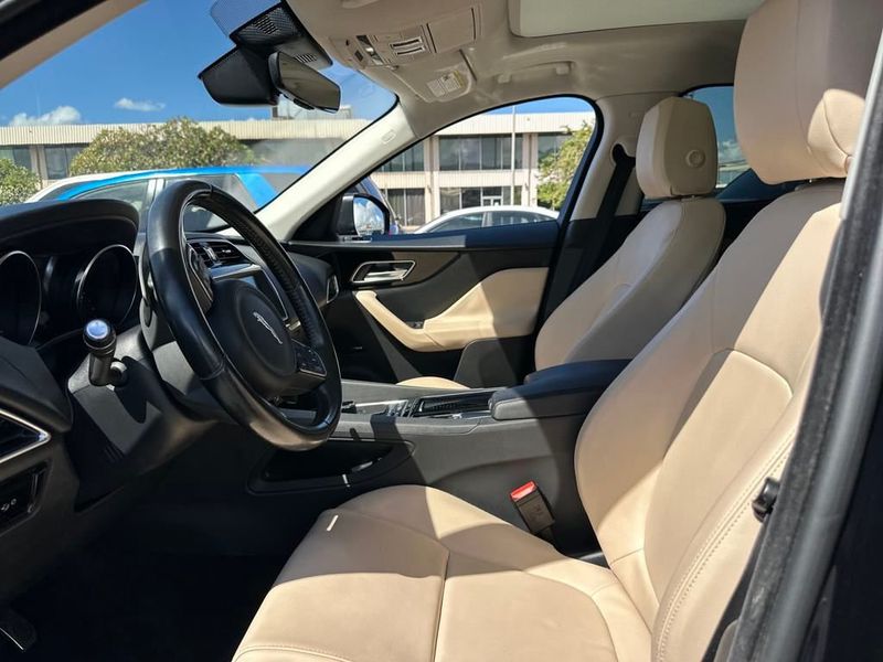 2019 Jaguar F-PACE 25t Premium AWD - 22932774 - 11