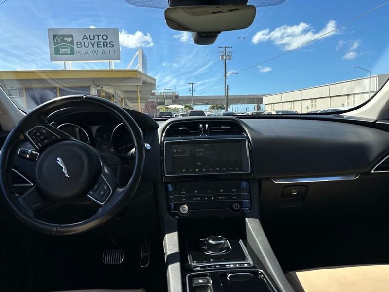 2019 Jaguar F-PACE 25t Premium AWD - 22932774 - 12