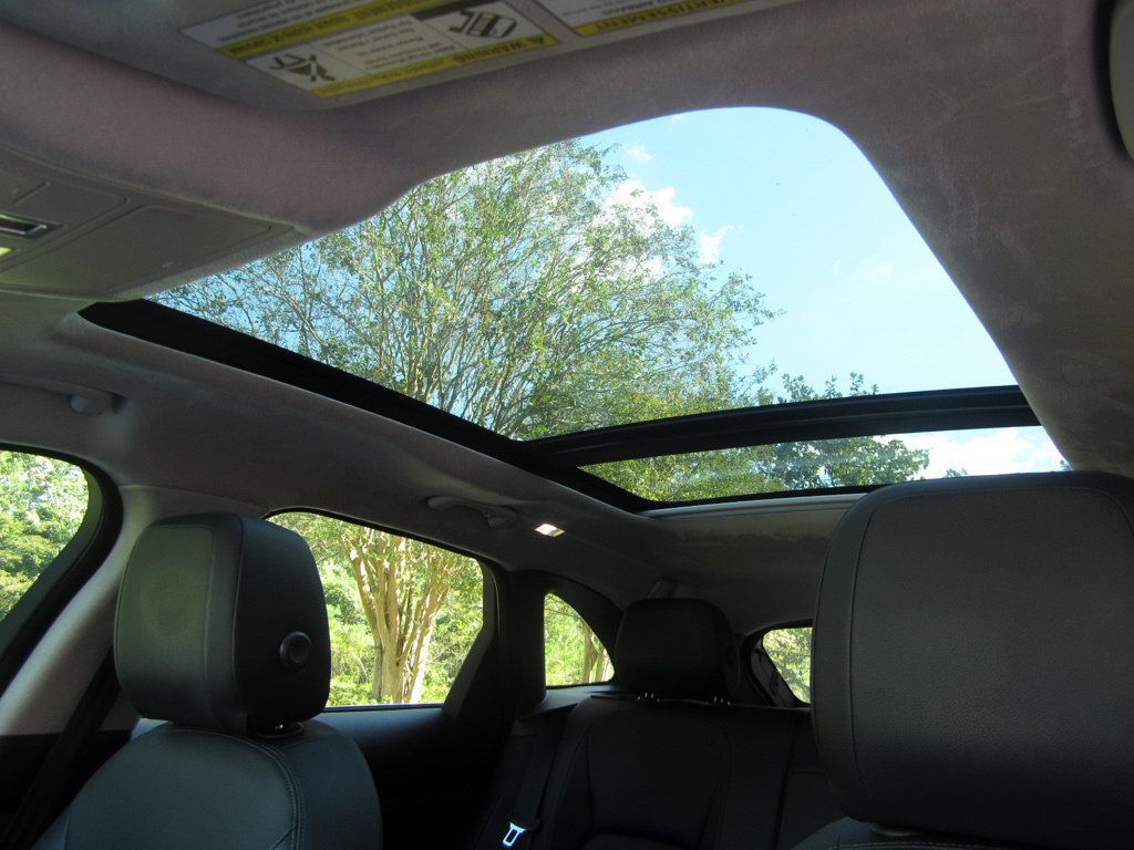 2019 Jaguar F-PACE Premium photo 10