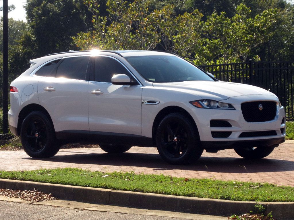 2019 Jaguar F-PACE Premium photo 2