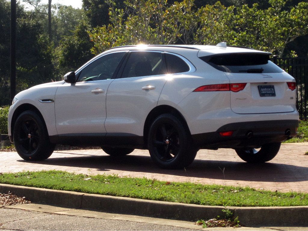 2019 Jaguar F-PACE Premium photo 4