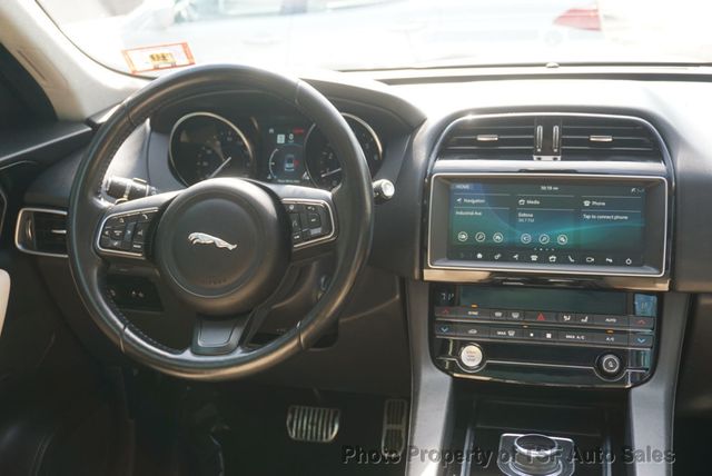 2019 Jaguar F-PACE 25t Premium AWD - 23073132 - 13