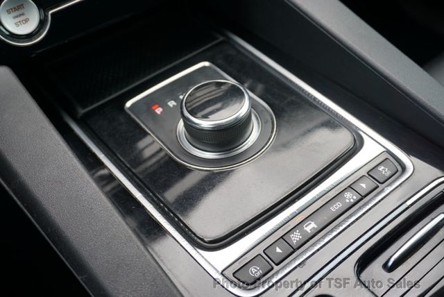 2019 Jaguar F-PACE 25t Premium AWD CARPLAY NAVI REAR CAMERA PANO ROOF HEATEDT SEATS - 22988737 - 28