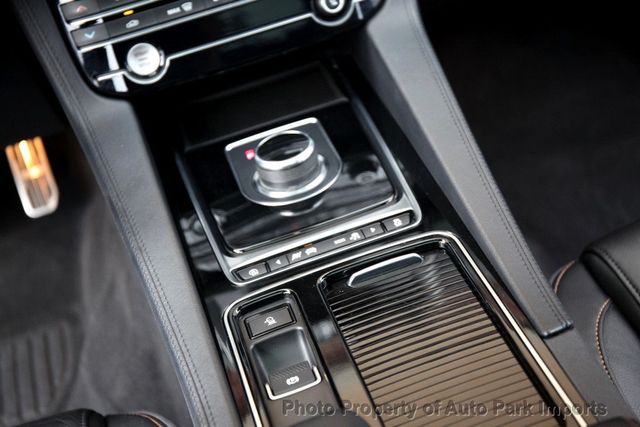 2019 Jaguar F-PACE 30t Prestige AWD - 22872208 - 40