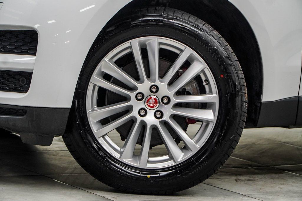 2019 Jaguar F-PACE Prestige photo 3