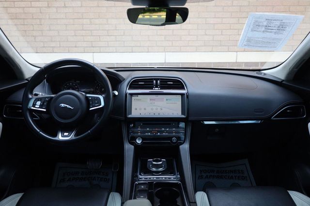 2019 Jaguar F-PACE 30t R-Sport - 23070706 - 34