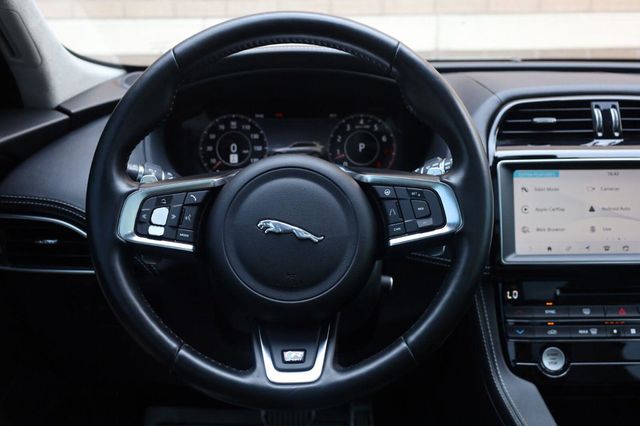 2019 Jaguar F-PACE 30t R-Sport - 23070706 - 35