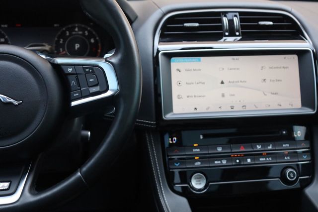 2019 Jaguar F-PACE 30t R-Sport - 23070706 - 37