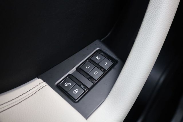 2019 Jaguar F-PACE 30t R-Sport - 23070706 - 40