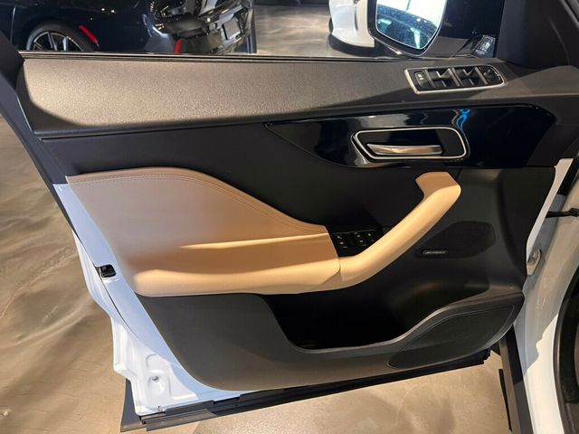 2019 Jaguar F-PACE AWD/Premium/ColdClimatePkg/NAV/MeridianSound/HtdSeats/PanoRoof - 22982371 - 13