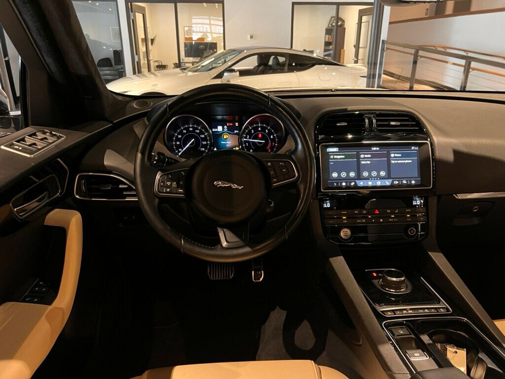 2019 Jaguar F-PACE AWD/Premium/ColdClimatePkg/NAV/MeridianSound/HtdSeats/PanoRoof - 22982371 - 16