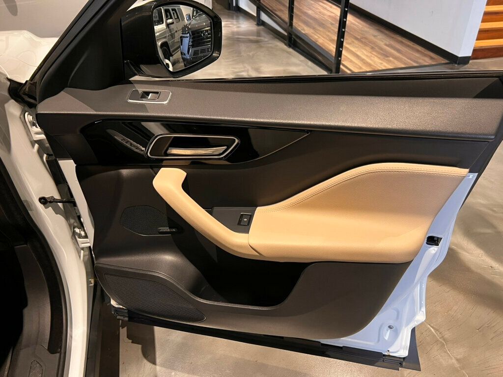 2019 Jaguar F-PACE AWD/Premium/ColdClimatePkg/NAV/MeridianSound/HtdSeats/PanoRoof - 22982371 - 29